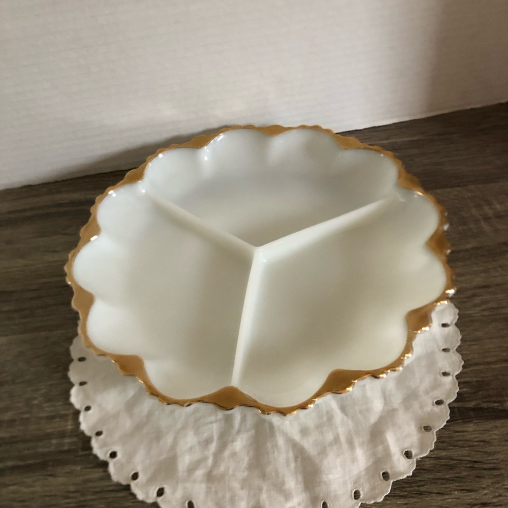 Vtg Anchor Hocking Scalloped Divided Serving Dish